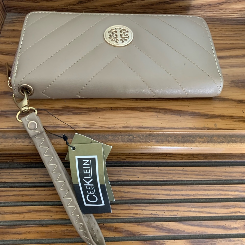 CEEKLEIN TAUPE ZIPPER WALLET WITH GOLD DECORATION ON FRONT